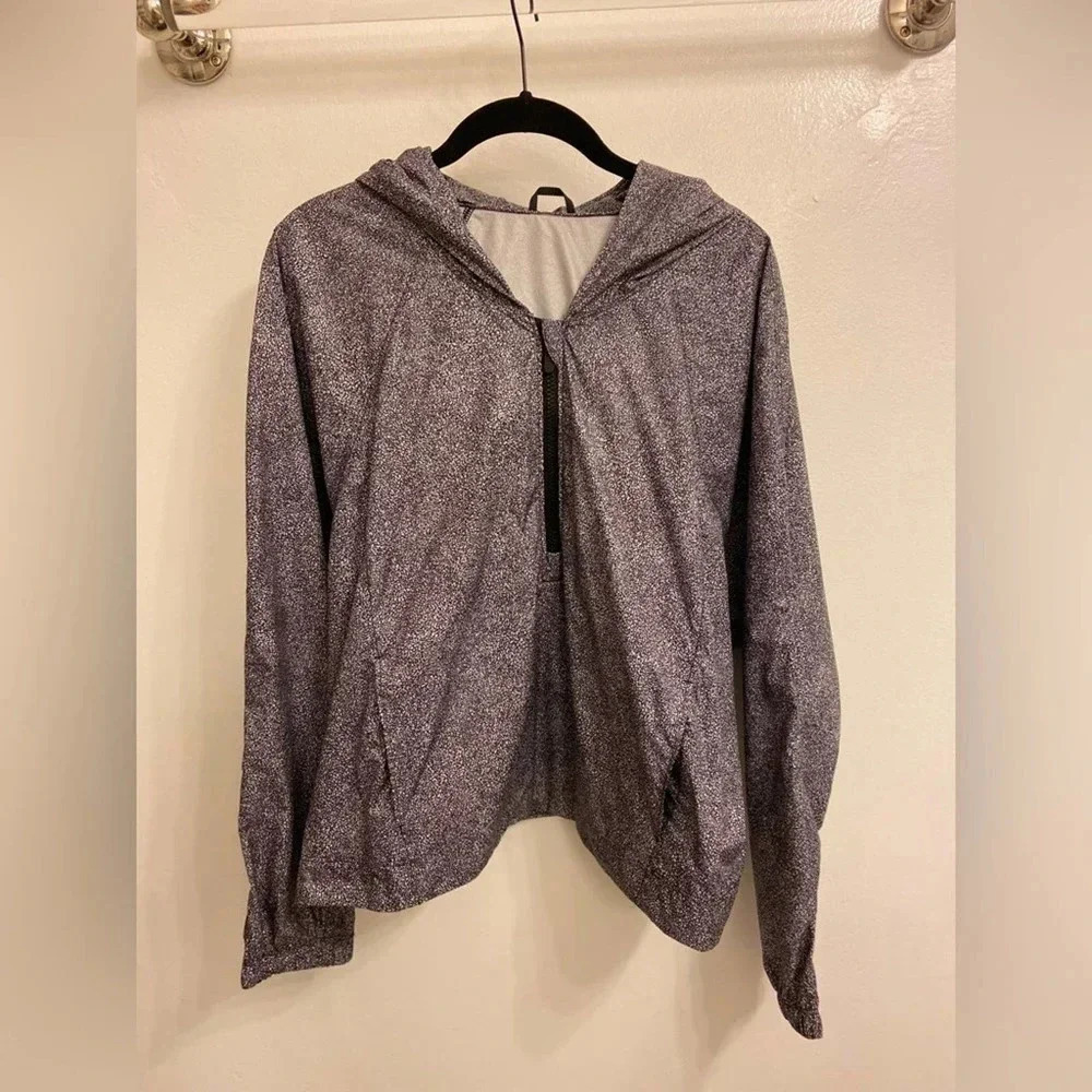 Lululemon I Put A Shell On You Pullover Black & White Size 10